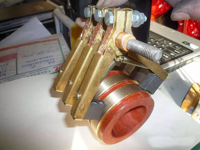 圖為西安西瑪高壓電機滑環照片 圖為西安西瑪高壓電機滑環照片